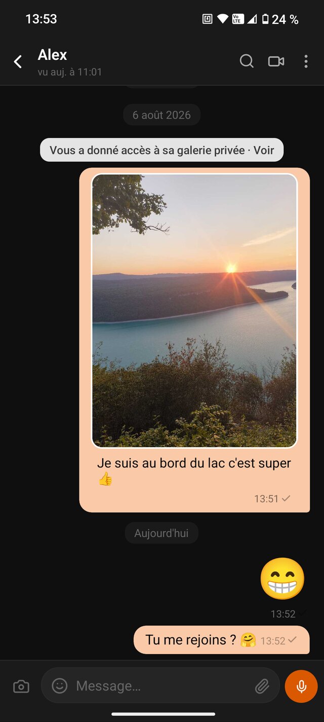 Application libertine PlaceUp — conversation privée et partage de galerie privée